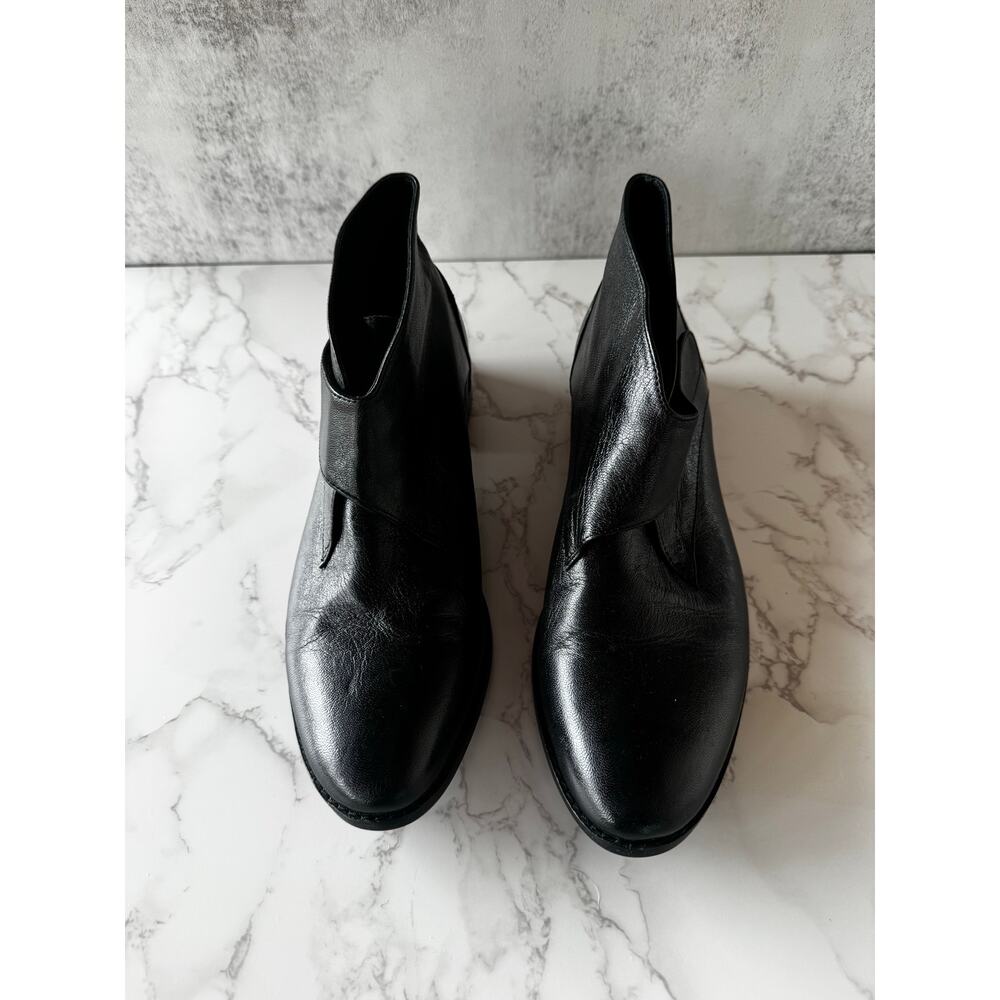 Mona Flying Black Leather Ankle Boots Low Heel EU 41 Minimalist Slip On - Picture 7 of 7